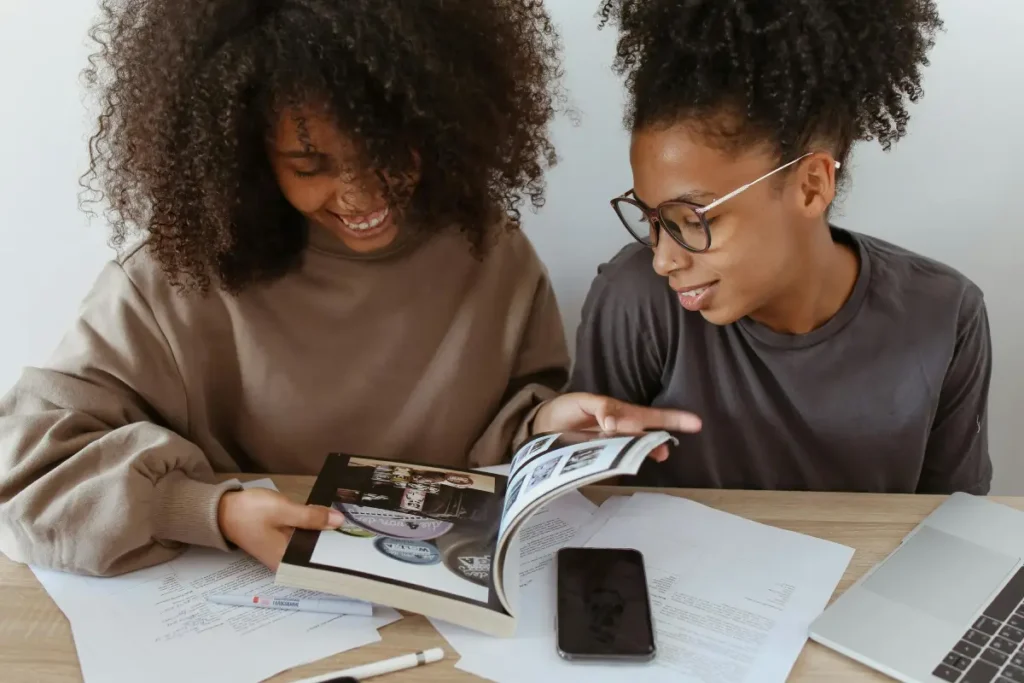 A temática Afro-brasileira na literatura infantil e juvenil: os autores e suas vozes